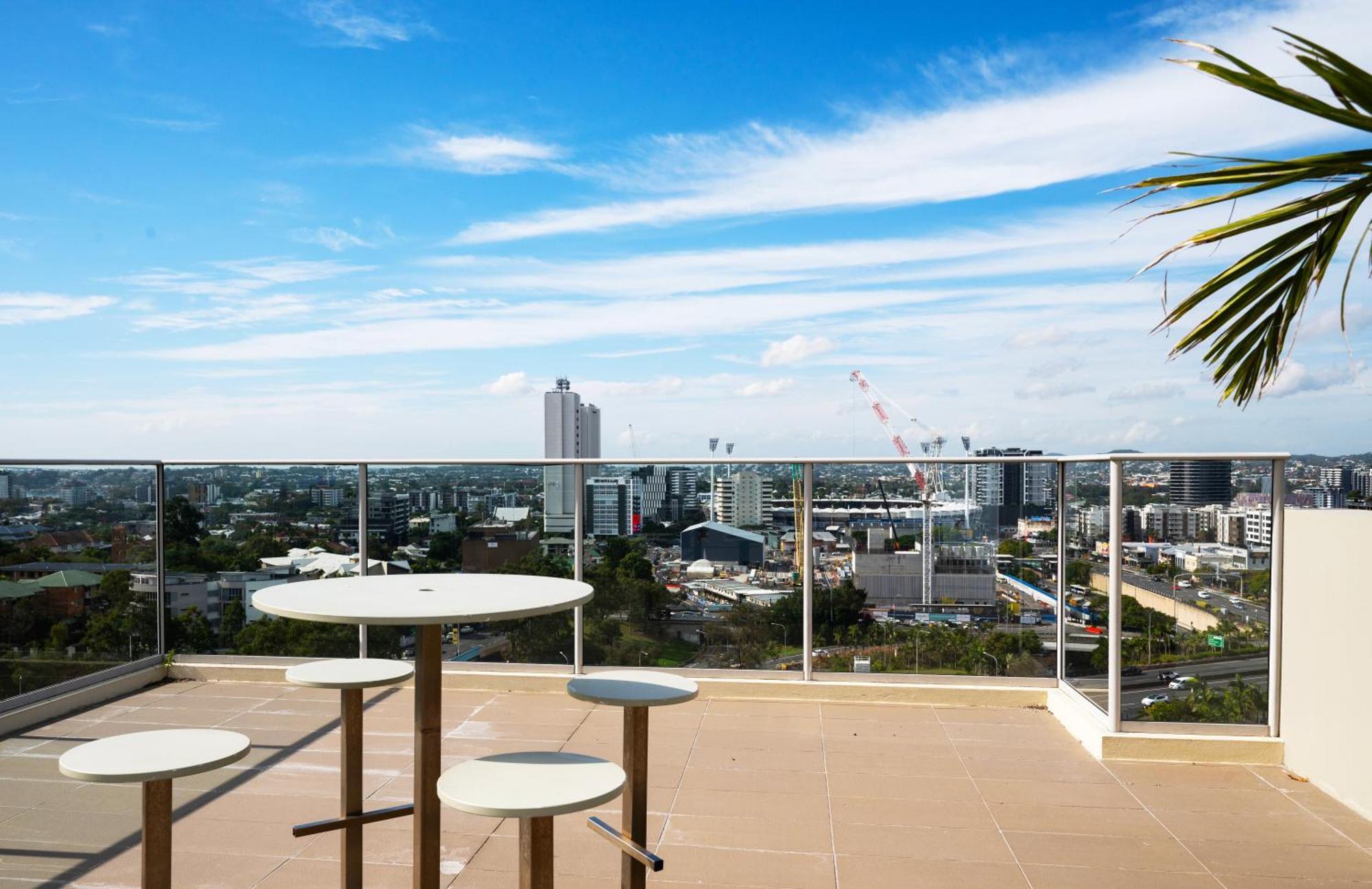 Quest South Brisbane Aparthotel Exterior photo